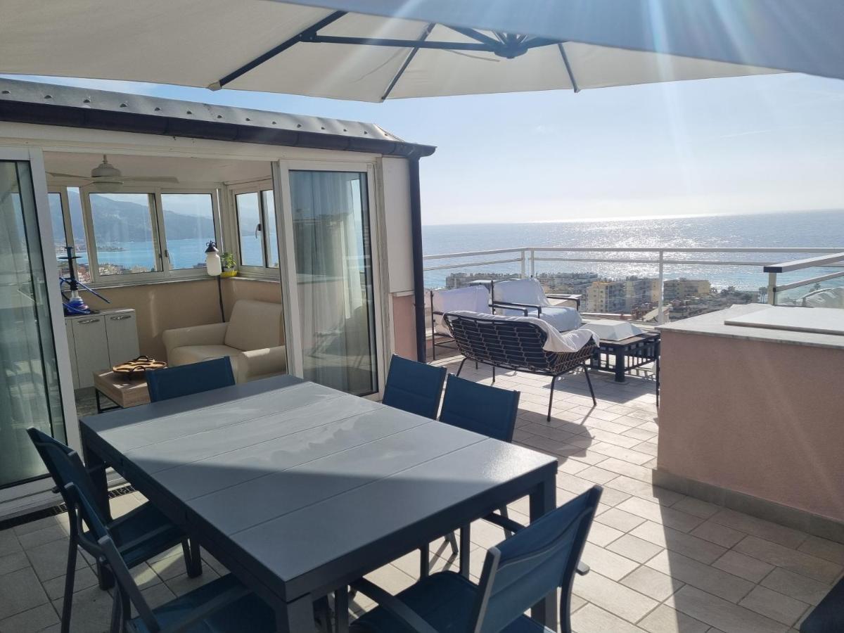 Dernier Etage D'Une Maison Roquebrune-Cap-Martin Buitenkant foto